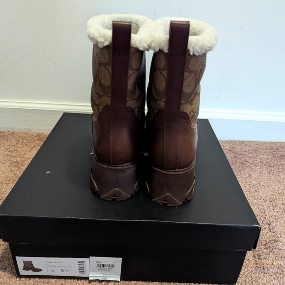Brown coach boots - Picture 3 of 5